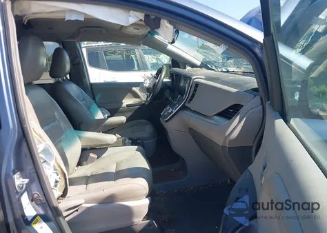 2015 Toyota Sienna Le из США, поврежденный, VIN 5TDJK3DC0FS112761
